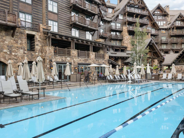 Ski access 300 yards away and access to Ritz Carlton